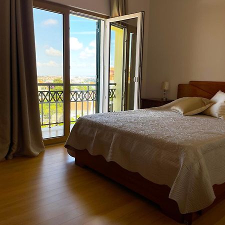 Lolik Villa Sobreda Exteriör bild