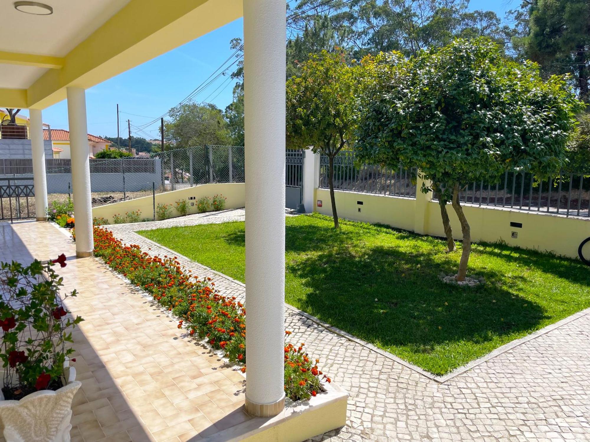 Lolik Villa Sobreda Exteriör bild