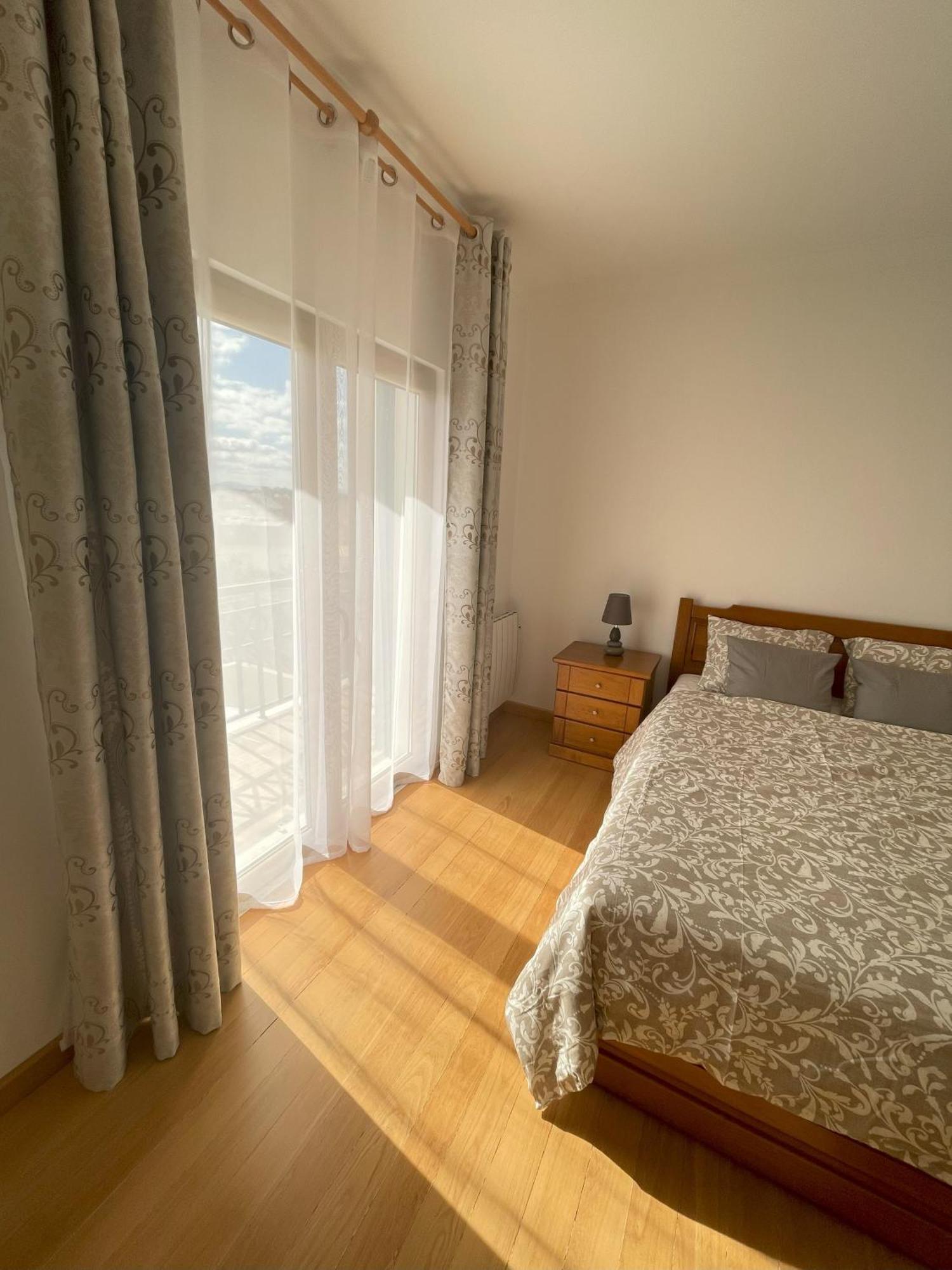 Lolik Villa Sobreda Exteriör bild
